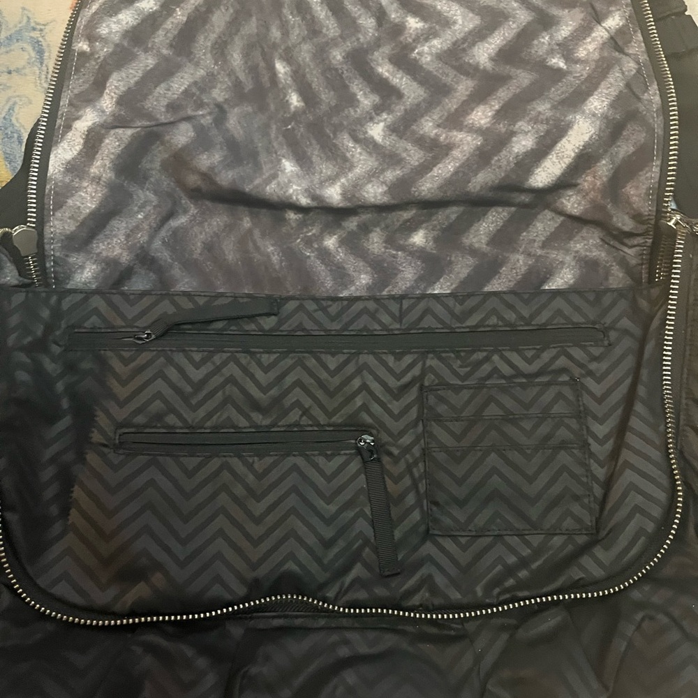 Lululemon yoga work messenger bag - Picture 3 of 6